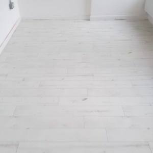 PARQUET PREFINITI - LEGNO ROVERE TOTAL WHITE SPAZZOLATO - LISTONE GRANDE-25